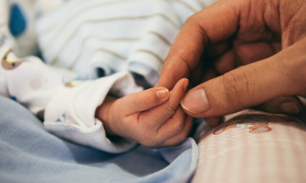 Despite early controversy, Missouri governor signs postpartum Medicaid extension into law
