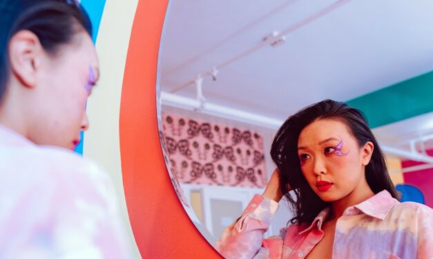 Parents need to wake up to the danger of trans ideology, says child psychiatrist