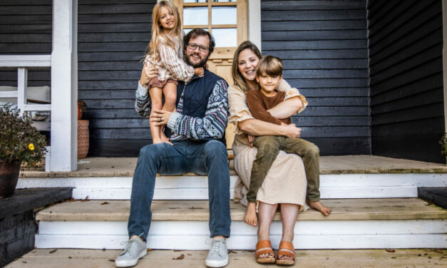 Number of Children Living With 2 Parents Increasing, Data Shows