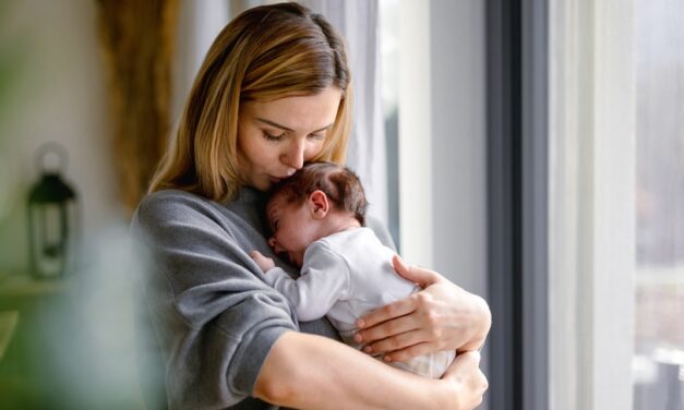 Researchers discover ‘pronounced reversal of biological aging’ after women give birth