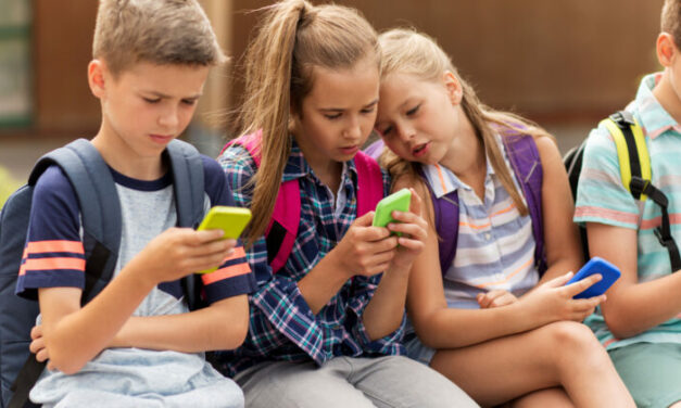 Parents, Teachers, Lawmakers Must Unite to Untether Kids From Smartphones in Classrooms