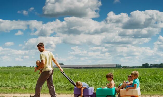 I’m One Of 11 Kids. Here’s Why The Internet Doesn’t Realize Big Families Are Great.