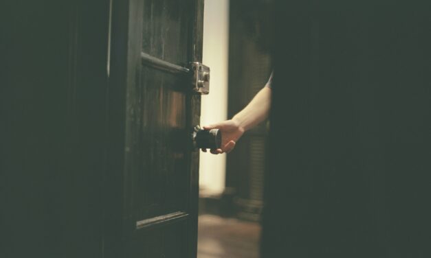 Too Many Young Men Don’t Know How to Be a Gentleman